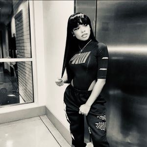 Meet your Posher, Azari